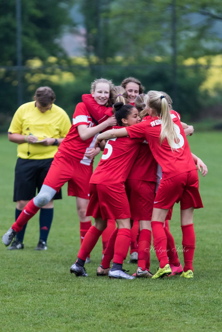 Bild 354 - wCJ SV Steinhorst/Labenz - VfL Oldesloe : Ergebnis: 18:0